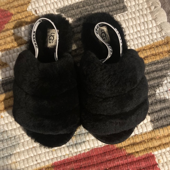 Uggs size girls 12 - Picture 2 of 3